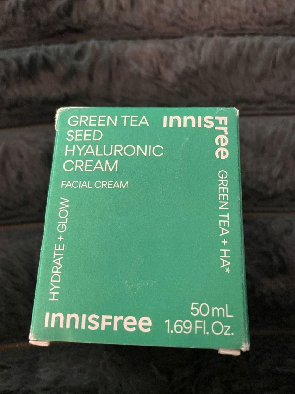 innisfree 
Green Tea Hyaluronic Acid Hydrating Cream for Skin Barrier Repair